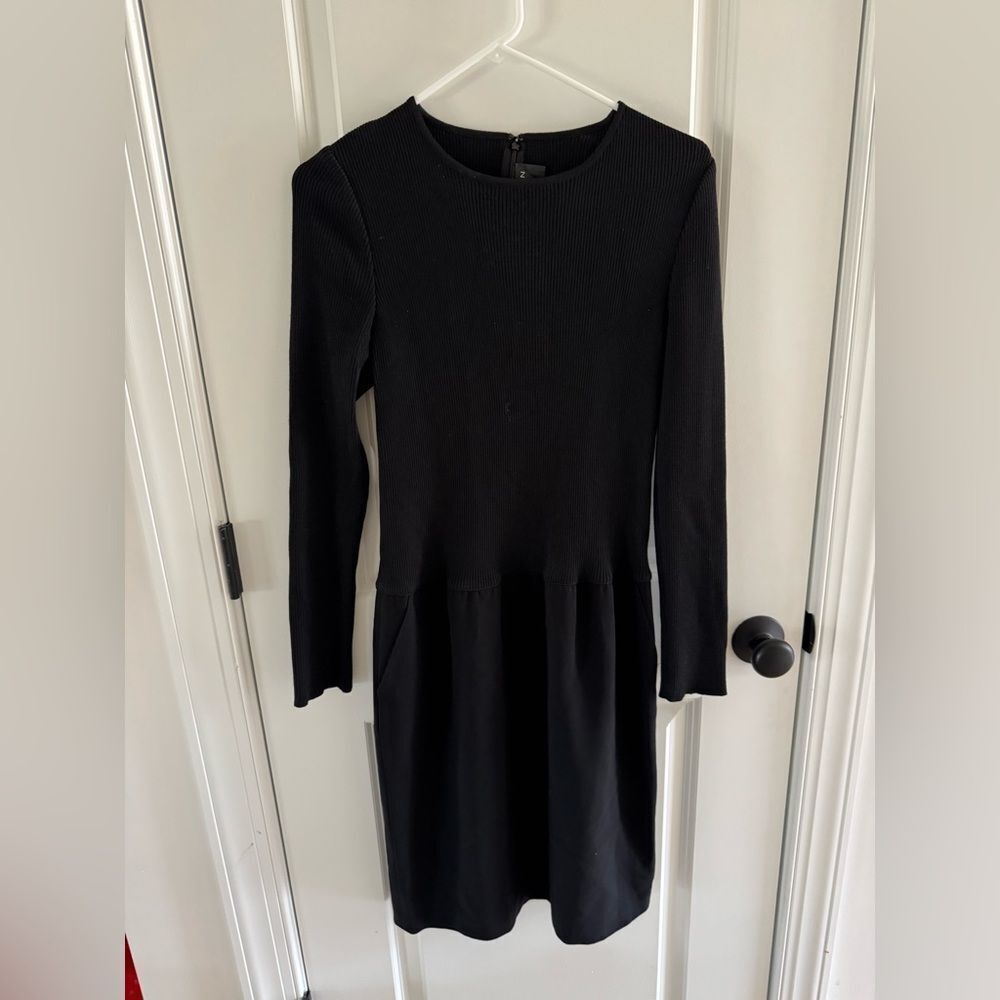St. John Black Ribbed Knit Top Crepe
Pencil Skirt Dress